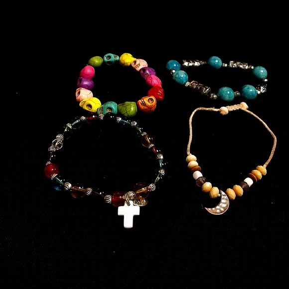 ✨ FREE ✨ set of 4 bracelets - Picture 1 of 1